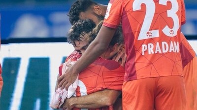 The stage seemed perfect for Punjab FC's inaugural Indian Super League victory, but a last-minute equaliser by Jonathan Moya dashed their hopes. The stage seemed perfect for Punjab FC's inaugural Indian Super League victory, but a last-minute equaliser by Jonathan Moya dashed their hopes.