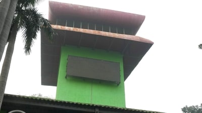 The smog tower at Delhi's Connaught Place is locked up amid severe pollution, in New Delhi on November 4. (PTI)