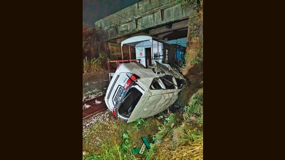 The incident occurred around 4 am when the five of them were heading towards Neral from Panvel, crossing a railway bridge at Kiravali village. (HT Photo) The incident occurred around 4 am when the five of them were heading towards Neral from Panvel, crossing a railway bridge at Kiravali village. (HT Photo)
