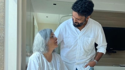 Zeenat Aman underwent an eye surgery recently. Zeenat Aman underwent an eye surgery recently.