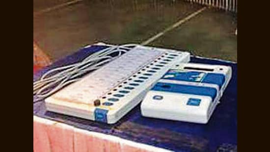 ‘Iss Vaar Sattar Paar’ – no, this is not a mantra being chanted by a political party looking to improve its seats tally in the election. But the slogan coined by the poll authorities in Punjab to increase the voter turnout in the upcoming Lok Sabha elections. (HT File Photo)