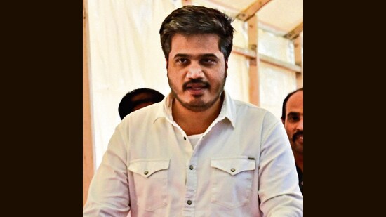 Rohit Pawar alleged that firm Brisk India linked to Hasan Mushrif, minister for medical education, has got the contract. (HT PHOTO)