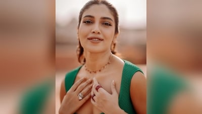 For her glam make-up look, Bhumi went for nude eyeshadow, mascaraed lashes, winged eyeliner, dewy base, rosy cheeks and a shade of nude lipstick,&nbsp; (Instagram/@bhumipednekar)