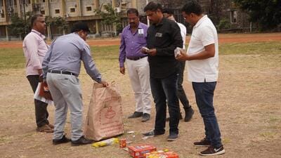 MPCB carried out annual noise level testing of 14 types of firecrackers in Pune. (HT)