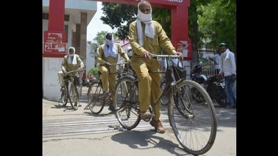 Pensioners can contact the nearest post office (HT Photo) Pensioners can contact the nearest post office (HT Photo)