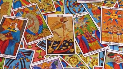 Read about your daily tarot prediction for November 8, 2023. (Pixabay)