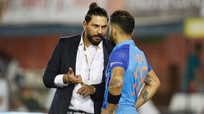Yuvraj Singh chats with Virat Kohli (Getty) Yuvraj Singh chats with Virat Kohli (Getty)
