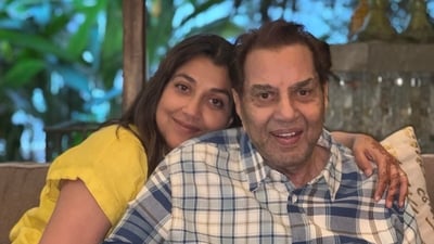 Bobby Deol shares a photo of Dharmendra and Ajeeta. Bobby Deol shares a photo of Dharmendra and Ajeeta.