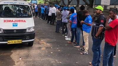 Long queues turn up outside Bengaluru's Chinnaswamy stadium for NZ vs SL match Long queues turn up outside Bengaluru's Chinnaswamy stadium for NZ vs SL match