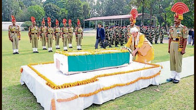 Lieutenant governor Manoj Singh during the wreath-laying ceremony in Jammu on Thursday. (Photo:X) Lieutenant governor Manoj Singh during the wreath-laying ceremony in Jammu on Thursday. (Photo:X)