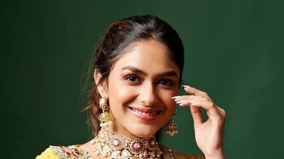 Mrunal Thakur loves Diwali festivities Mrunal Thakur loves Diwali festivities