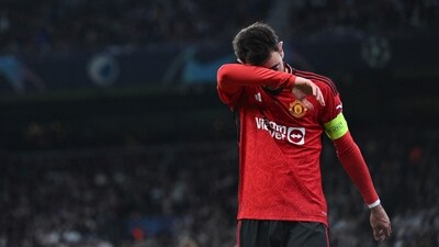 Manchester United's Bruno Fernandes reacts after United's defeat. (AFP) Manchester United's Bruno Fernandes reacts after United's defeat. (AFP)
