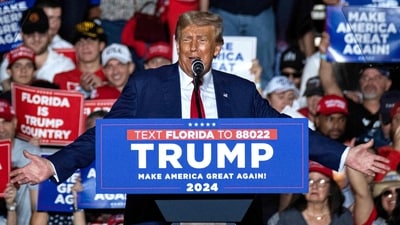 TOPSHOT - Former US President and 2024 Republican Presidential hopeful Donald Trump speaks during a rally at Ted Hendricks Stadium at Henry Milander Park in Hialeah, Florida, on November 8, 2023. (Photo by Ricardo ARDUENGO / AFP) (AFP) TOPSHOT - Former US President and 2024 Republican Presidential hopeful Donald Trump speaks during a rally at Ted Hendricks Stadium at Henry Milander Park in Hialeah, Florida, on November 8, 2023. (Photo by Ricardo ARDUENGO / AFP) (AFP)