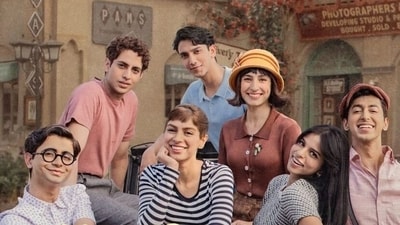 (L-R) The Archies cast--Yuvraj Menda, Agastya Nanda, Khushi Kapoor, Vedang Raina, Dot, Suhana Khan and Mihir Ahuja. (L-R) The Archies cast--Yuvraj Menda, Agastya Nanda, Khushi Kapoor, Vedang Raina, Dot, Suhana Khan and Mihir Ahuja.