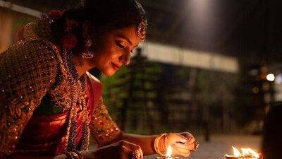 Diwali festivities are set to begin with Dhanteras on November 10. While Badi Diwali will be celebrated on November 12, festivities will go on till November 14. During these 5-days of feasting and meeting your loved ones, do not forget to practice these amazing tips by Nutritionist Lovneet Batra for boosting your heart health. (Pexels) Diwali festivities are set to begin with Dhanteras on November 10. While Badi Diwali will be celebrated on November 12, festivities will go on till November 14. During these 5-days of feasting and meeting your loved ones, do not forget to practice these amazing tips by Nutritionist Lovneet Batra for boosting your heart health. (Pexels)