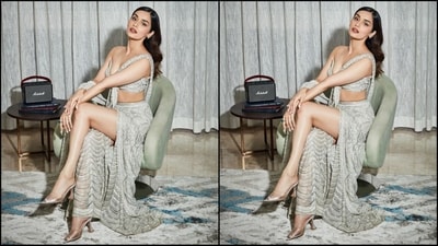 Her stunning saree is from the shelves of designer brand Ritika Mirchandan and comes with a hefty price tag of <span class='webrupee'>₹</span>2.29 lakh. (Instagram/@manushi_chhillar) Her stunning saree is from the shelves of designer brand Ritika Mirchandan and comes with a hefty price tag of <span class='webrupee'>₹</span>2.29 lakh. (Instagram/@manushi_chhillar)