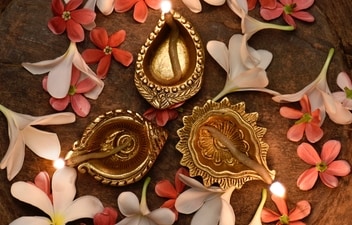 5 unique and eco-friendly diya decor ideas for a green Diwali (Pexels) 5 unique and eco-friendly diya decor ideas for a green Diwali (Pexels)