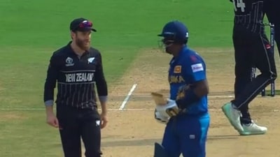Kane Williamson (L) chats with Angelo Mathews as the Sri Lanka batter walks out to bat (Hotstar)
