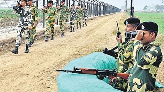 Pakistani Rangers resorted to unprovoked firing along the international border. (Representative Photo)