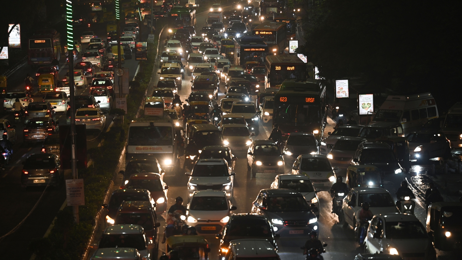 Watch: Dhanteras, rain trigger traffic jams across Delhi-NCR - Vimarsana News