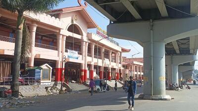 A deserted Khwairamband Keithel,main market in Imphal on Friday. (HT photo)