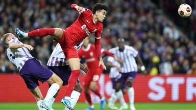 Luis Diaz (C) heads the ball ahead of Toulouse's Danish defender #03 Mikkel Desler Puggaard (L) during the UEFA Europa League Group E football match between Toulouse FC (TFC) and Liverpool (AFP) Luis Diaz (C) heads the ball ahead of Toulouse's Danish defender #03 Mikkel Desler Puggaard (L) during the UEFA Europa League Group E football match between Toulouse FC (TFC) and Liverpool (AFP)