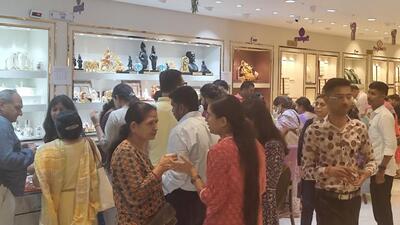People buy jewellery at a store in the city on the occasion of Dhanteras . (HT PHOTO) People buy jewellery at a store in the city on the occasion of Dhanteras . (HT PHOTO)