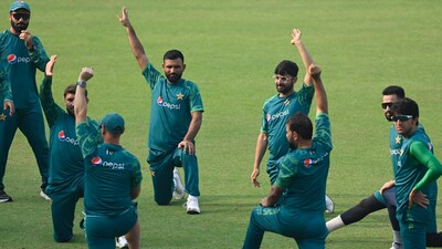 Pakistan players train before their World Cup match against England at Eden Gardens in Kolkata (Samir Jana/HT) Pakistan players train before their World Cup match against England at Eden Gardens in Kolkata (Samir Jana/HT)