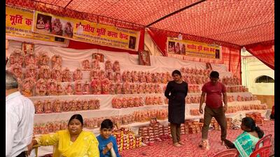 The idol shop run by the Prajapati family, at Chhedi Lal Dharamshala, in Aminabad market. (HT Photo) The idol shop run by the Prajapati family, at Chhedi Lal Dharamshala, in Aminabad market. (HT Photo)