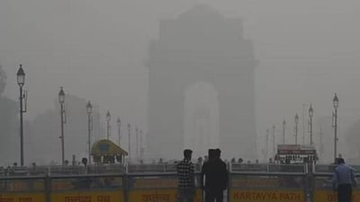 The air quality continues to deteriorate in Delhi. ; (HT Photo/Arvind Yadav) The air quality continues to deteriorate in Delhi. ; (HT Photo/Arvind Yadav)