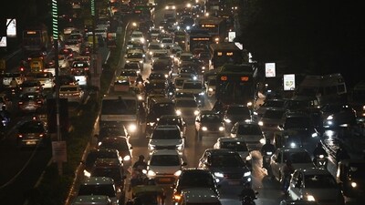 A view from Vikas Marg on Dhanteras evening in New Delhi (HT Photo) A view from Vikas Marg on Dhanteras evening in New Delhi (HT Photo)