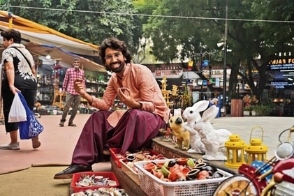 Abhilash marvels the variety of diyas available in the market today, but confesses that his family still lights earthern diyas using hand rolled wicks, (Photo: Gokul VS/HT) Abhilash marvels the variety of diyas available in the market today, but confesses that his family still lights earthern diyas using hand rolled wicks, (Photo: Gokul VS/HT)