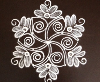 This design is not only quick to make but also adds a dynamic and energetic vibe to your Diwali decor (Pinterest) This design is not only quick to make but also adds a dynamic and energetic vibe to your Diwali decor (Pinterest)