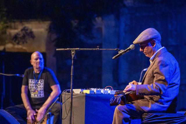 Singer and guitarist John Lang with Greg Sheehan on the cajon. (Courtesy JodhpurRIFF)