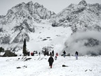 Pleasant surprise for tourists as Kashmir witness early snowfall Pleasant surprise for tourists as Kashmir witness early snowfall
