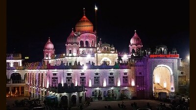 Gurdwara Nada Sahib illuminated on the eve of Diwali and Bandi Chhor Diwas in Panchkula on Saturday. The firecracker bursting window across the tricity is 8 pm to 10 pm. As per experts, the prevailing clean and cold air can lead to poorer air quality on Diwali night when emissions from firecrackers will effect the city. (Sant Arora /HT)