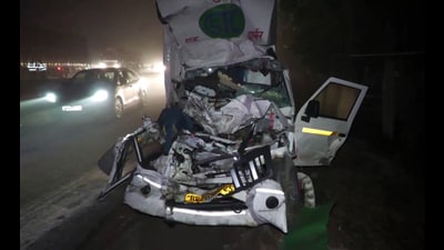 The mangled remains of the pick-up van on Delhi-Jaipur highway on Friday night. (HT Photo) The mangled remains of the pick-up van on Delhi-Jaipur highway on Friday night. (HT Photo)