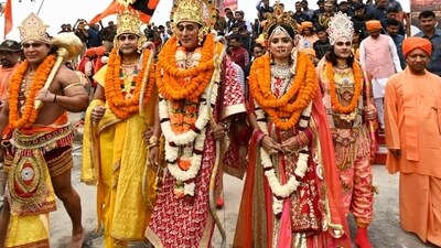 Artists dressed as Lord Ram, Goddess Sita and Lord Hanuman during the Deepotsav celebrations in Ayodhya on Saturday. (Deepak Gupta/HT Photo) Artists dressed as Lord Ram, Goddess Sita and Lord Hanuman during the Deepotsav celebrations in Ayodhya on Saturday. (Deepak Gupta/HT Photo)