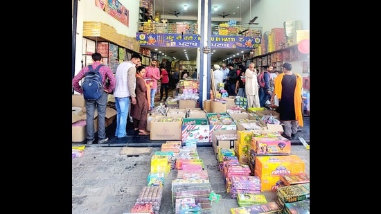 Kurali cracker traders also attributed low footfall to havoc caused by monsoon in Himachal Pradesh and Punjab. (HT Photo)