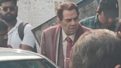 Actor Dharmendra shooting for Ekkis in Lucknow (HT Photo) Actor Dharmendra shooting for Ekkis in Lucknow (HT Photo)