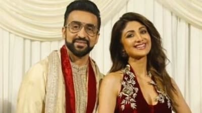 Raj Kundra and Shilpa Shetty hosted a star-studded bash on Saturday. Almost the entire Bollywood made it to their Diwali party. Among them were Sushmita Sen, Karishma Tanna, Suniel Shetty, Bhumi Pednekar, Kriti Sanon and others. Raj Kundra and Shilpa Shetty hosted a star-studded bash on Saturday. Almost the entire Bollywood made it to their Diwali party. Among them were Sushmita Sen, Karishma Tanna, Suniel Shetty, Bhumi Pednekar, Kriti Sanon and others. 