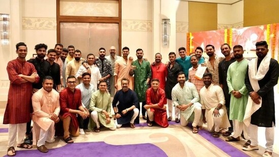 Team India in traditional attire posing for the camera. (X/@klrahul)