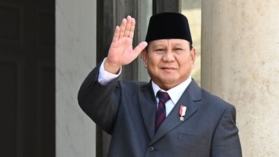 Prabowo Subianto gestures. (AFP) Prabowo Subianto gestures. (AFP)