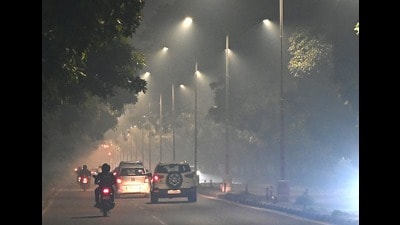 Smoggy conditions witnessed in Chandigarh on the night of Diwali on Sunday. (Keshav Singh/HT) Smoggy conditions witnessed in Chandigarh on the night of Diwali on Sunday. (Keshav Singh/HT)