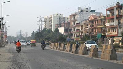 The fuel pump was hindering the widening of the stretch from Hero Honda Chowk to Umang Bhardwaj Chowk. (Parveen Kumar/HT Photo) The fuel pump was hindering the widening of the stretch from Hero Honda Chowk to Umang Bhardwaj Chowk. (Parveen Kumar/HT Photo)