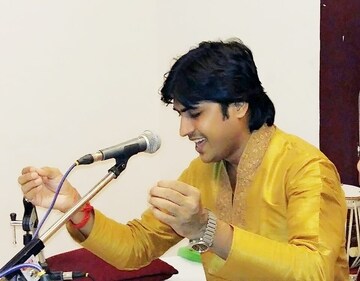 Vocalist Samit Kumar Mallick, a disciple of Pt Ram Kumar Mallick from Darbhanga Gharana will be performing at this event. Vocalist Samit Kumar Mallick, a disciple of Pt Ram Kumar Mallick from Darbhanga Gharana will be performing at this event.