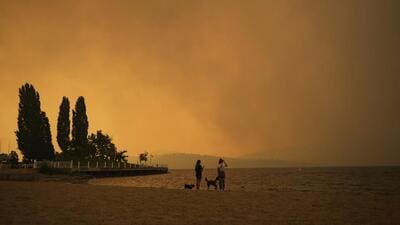 FILE The world is off track in its efforts to curb global warming, a new international report calculates (AP) FILE The world is off track in its efforts to curb global warming, a new international report calculates (AP)