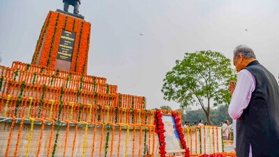 Rajasthan Chief Minister Ashok Gehlot pays tribute to Jawaharlal Nehru on his birth anniversary in Jaipur. (PTI) Rajasthan Chief Minister Ashok Gehlot pays tribute to Jawaharlal Nehru on his birth anniversary in Jaipur. (PTI)