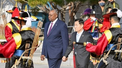 US Secretary of Defense Lloyd Austin and South Korean Defence Minister Shin Won-sik attend a welcome ceremony before their defence ministerial meeting of the South Korea-United Nations Command (UNC) member nation. (AFP) US Secretary of Defense Lloyd Austin and South Korean Defence Minister Shin Won-sik attend a welcome ceremony before their defence ministerial meeting of the South Korea-United Nations Command (UNC) member nation. (AFP)