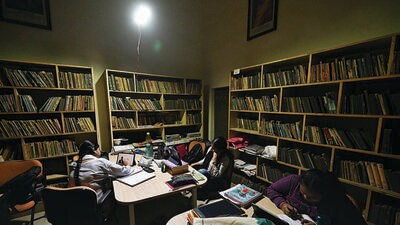 The Lala Hardayal Municipal Heritage Library, one of the oldest places for public reading in Delhi, has had no electricity for over 45 days due to the non-payment of bills. (Sanchit Khanna/ HT Photo) The Lala Hardayal Municipal Heritage Library, one of the oldest places for public reading in Delhi, has had no electricity for over 45 days due to the non-payment of bills. (Sanchit Khanna/ HT Photo)